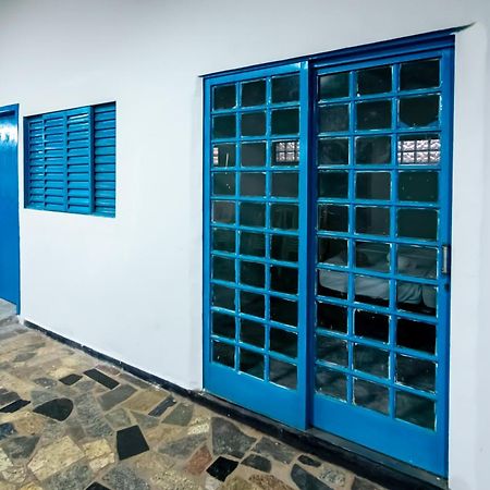 Pousada Roosevelt Suite 01 - Pousada Central Prox Rodoviaria E Dist Industrial Uberlândia Eksteriør bilde