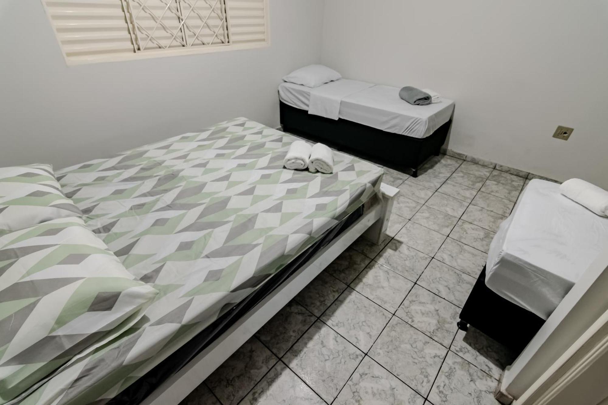 Pousada Roosevelt Suite 01 - Pousada Central Prox Rodoviaria E Dist Industrial Uberlândia Eksteriør bilde
