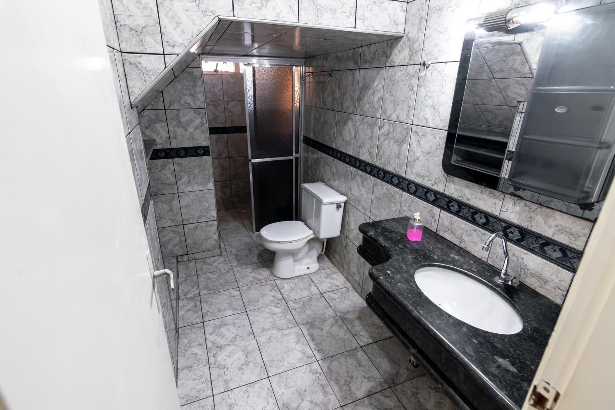 Pousada Roosevelt Suite 01 - Pousada Central Prox Rodoviaria E Dist Industrial Uberlândia Eksteriør bilde