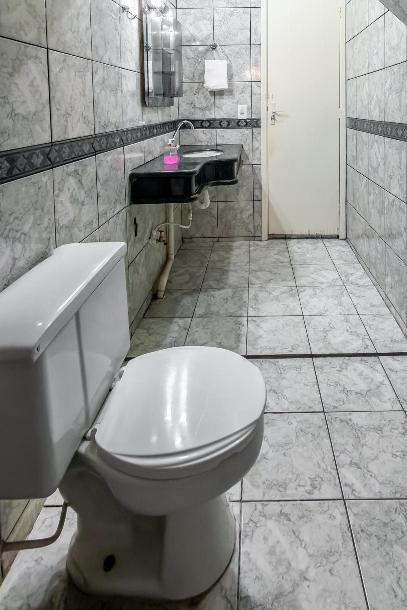 Pousada Roosevelt Suite 01 - Pousada Central Prox Rodoviaria E Dist Industrial Uberlândia Eksteriør bilde